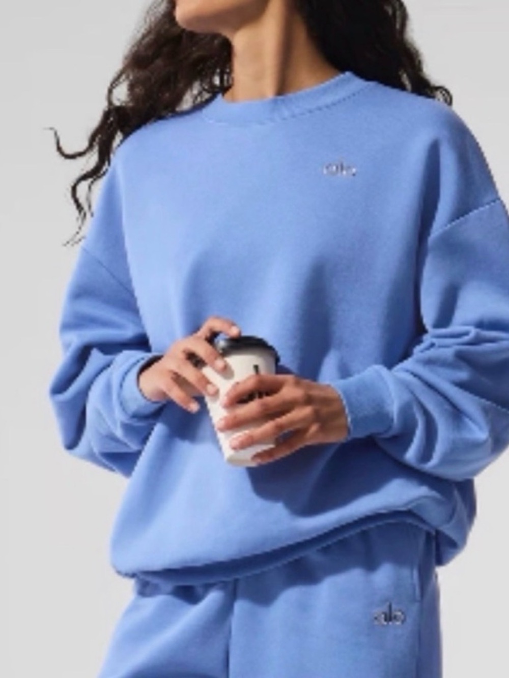 ALO Yoga matching SET accolade crew neck and jogger in Crystal Clear Blue sz S